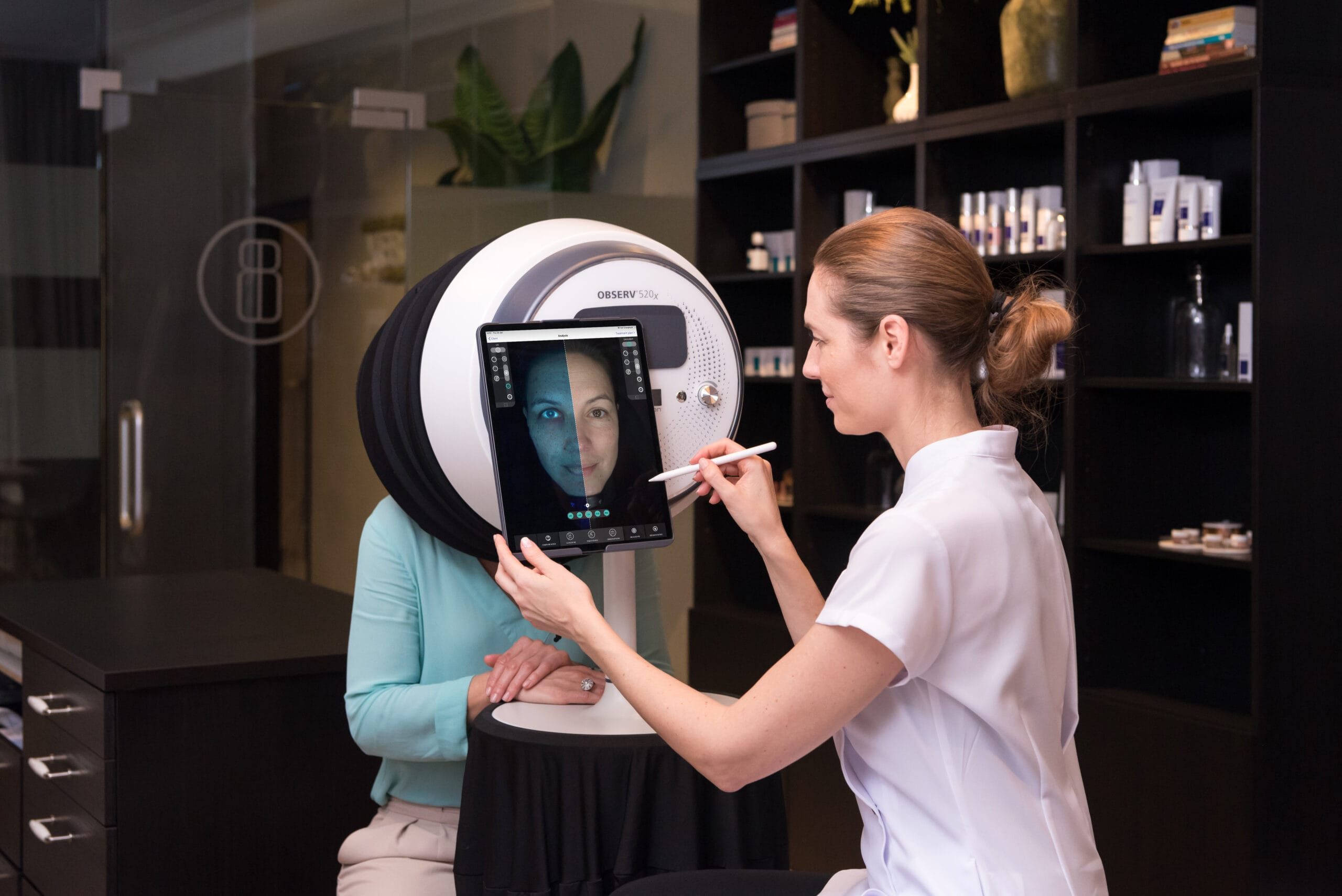 Clinical skin diagnosis using Observ 520x in a cosmetic dermatology clinic